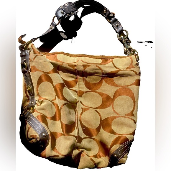 Coach Handbags - Vintage BIG Coach shoulder bag.